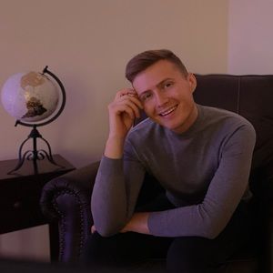 Meet your Posher, Christopher